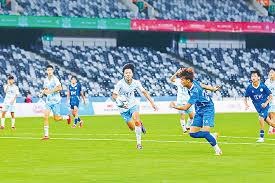 法甲平民球队朗斯如何以小预算撼动足球豪门
